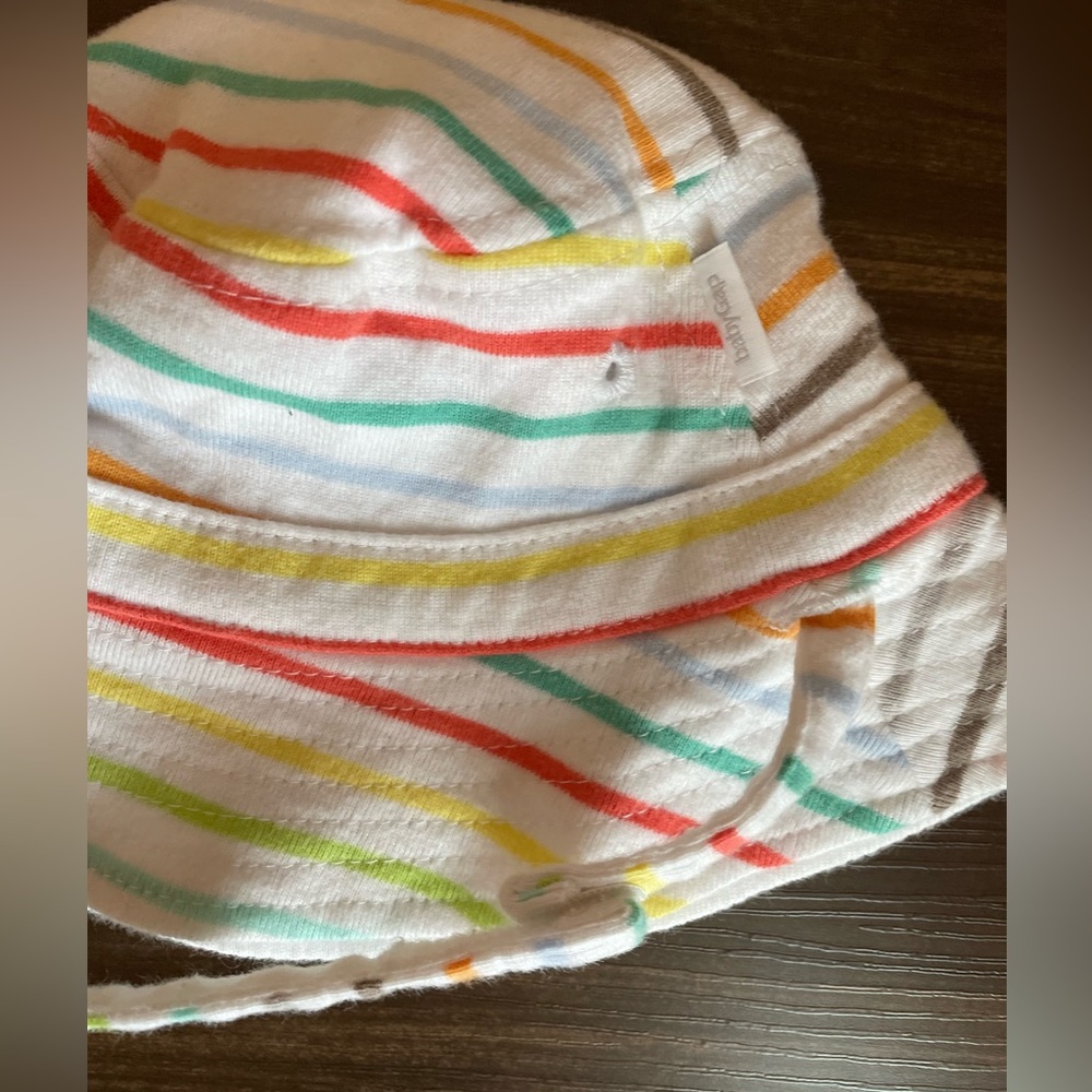 BabyGap, newborn bucket hat, rainbow